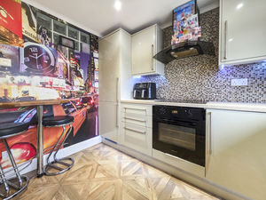 Photo 7- click for photo gallery